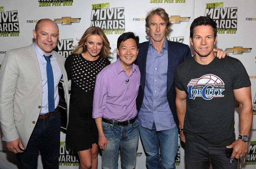 Mark Wahlberg a Michael Bay mluvili o Transformers 4